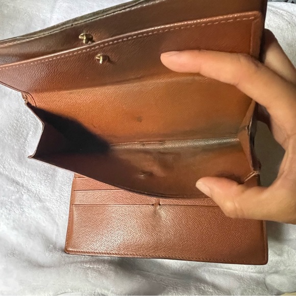 Authentic LV Sarah wallet - Picture 5 of 15